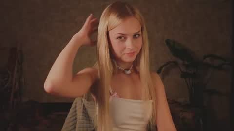 Sophia online show from 06-11-26, 12:32