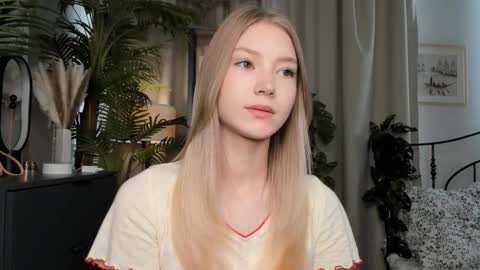 Natalie online show from 09-14-25, 05:39