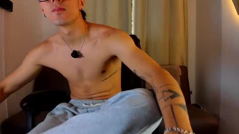 etham_wolf1 online show from 07-30-26, 06:51