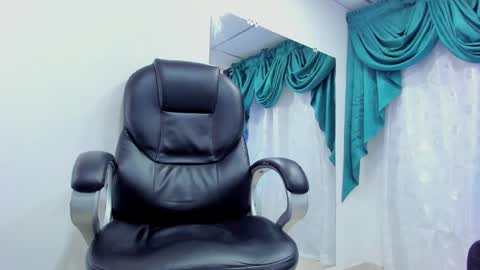 Snapshot of ethan_boy_ chatting on 12-10-24, 08:38 Ethan online show from 12-10-24, 08:38