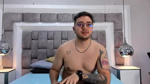 ethan_greys online show from 11-15-25, 04:21