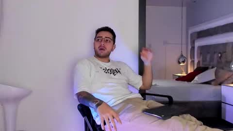 ethan_greys online show from 12-01-25, 04:28