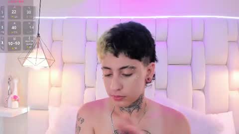 Snapshot of ethan_lennox_ chatting on 07-05-26, 11:39 Ethan online show from 07-05-26, 11:39