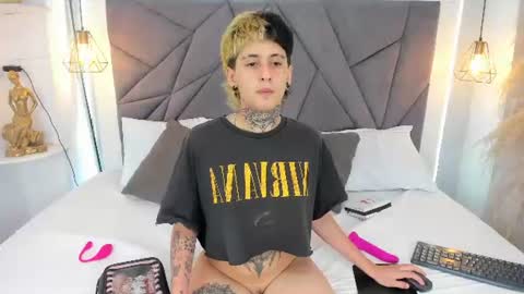 Snapshot of ethan_lennox_ chatting on 07-22-26, 05:32 Ethan online show from 07-22-26, 05:32