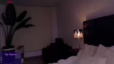 Joan online show from 09-30-25, 04:39