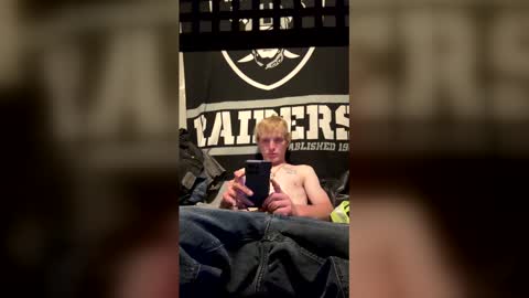 ethanbmx2001 online show from 05-03-26, 11:00