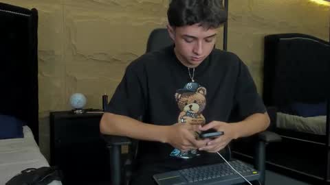 ethanlowell online show from 10-22-25, 04:46