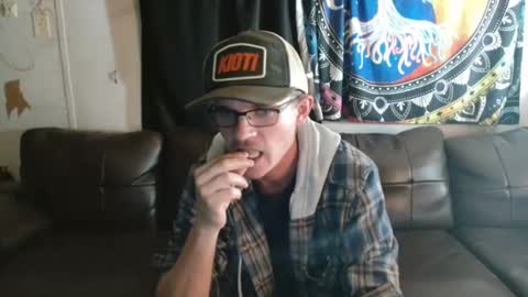 Ethan Steele online show from 01-01-25, 01:37