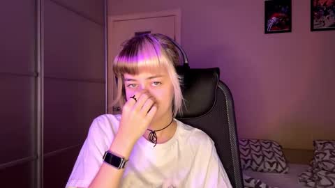 Emily online show from 11-12-25, 05:19