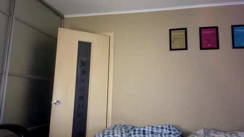 Emily online show from 12-18-25, 05:35