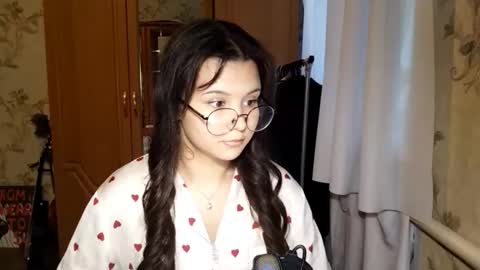 Snapshot of eugeniecarrubba chatting on 05-22-26, 03:28 Lily 1st day online show from 05-22-26, 03:28