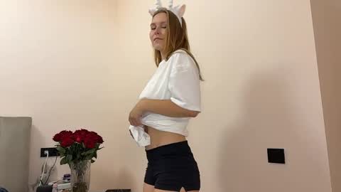Alice online show from 05-19-26, 02:23