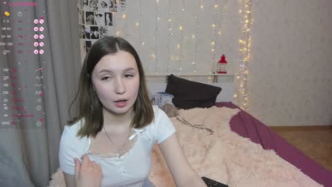 Veronica Tiia Lilith left to right online show from 01-20-25, 05:04