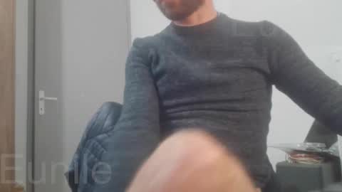 Snapshot of eunile chatting on 11-05-25, 08:31 eunile online show from 11-05-25, 08:31