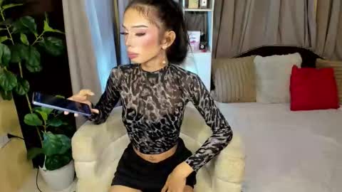 Snapshot of euphoric_goddess chatting on 05-11-26, 04:04 euphoric_goddess online show from 05-11-26, 04:04