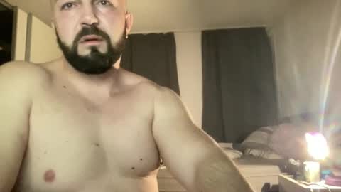 Snapshot of europeloverboy chatting on 01-06-25, 04:58 europeloverboy online show from 01-06-25, 04:58