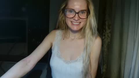 eva2323 online show from 03-08-25, 04:06