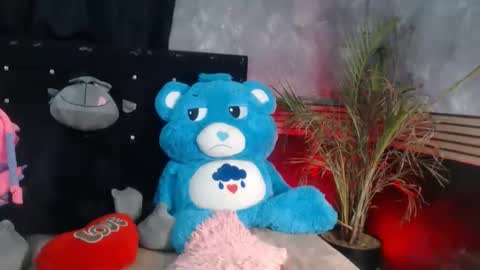 Snapshot of eva_06 chatting on 02-11-26, 12:15 eva_06 online show from 02-11-26, 12:15