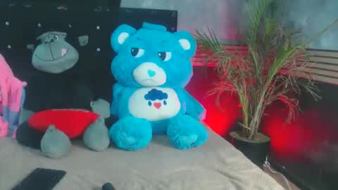 Snapshot of eva_06 chatting on 02-13-26, 12:17 eva_06 online show from 02-13-26, 12:17