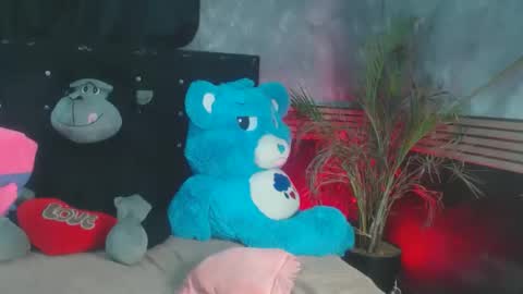 Snapshot of eva_06 chatting on 02-19-26, 12:28 eva_06 online show from 02-19-26, 12:28