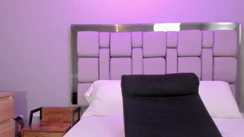 EVA  online show from 02-05-25, 06:59