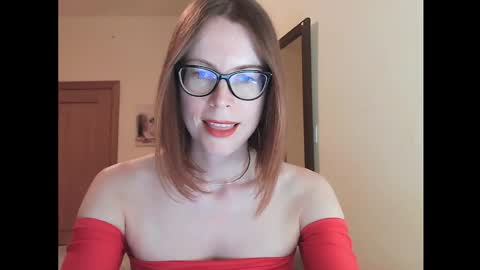 Snapshot of eva_cutesmile chatting on 09-30-25, 06:46 Eva online show from 09-30-25, 06:46