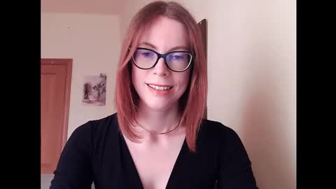 Snapshot of eva_cutesmile chatting on 10-14-25, 01:23 Eva online show from 10-14-25, 01:23