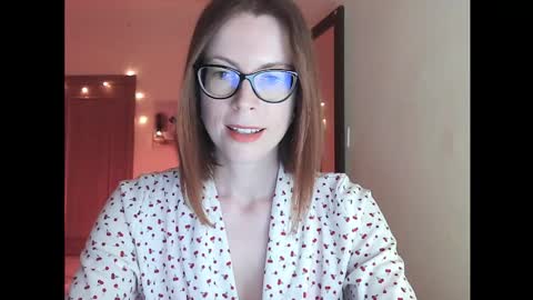 Snapshot of eva_cutesmile chatting on 10-16-25, 07:48 Eva online show from 10-16-25, 07:48