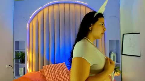 EVA DAEMON  online show from 09-25-25, 11:36