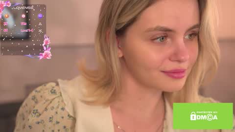 Snapshot of eva_eva00 chatting on 12-03-25, 03:32 Evienne online show from 12-03-25, 03:32