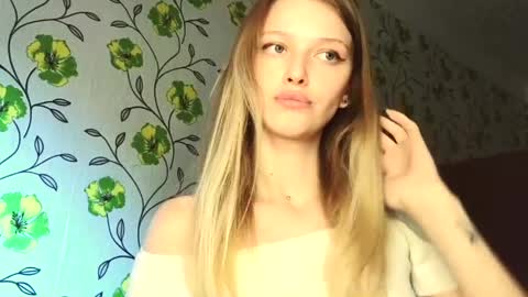 Evvie online show from 05-25-26, 02:23