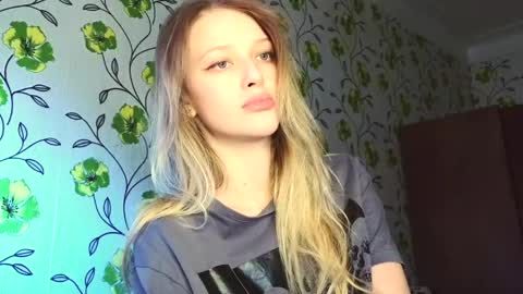 Snapshot of eva_eyre chatting on 05-31-26, 03:26 Evvie online show from 05-31-26, 03:26
