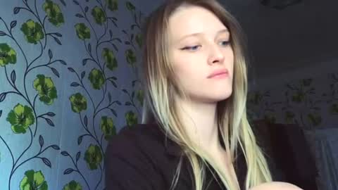 Snapshot of eva_eyre chatting on 06-12-26, 06:34 Evvie online show from 06-12-26, 06:34