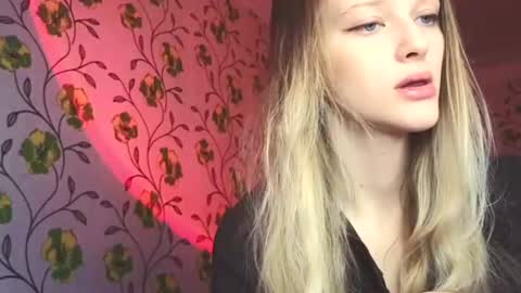 Snapshot of eva_eyre chatting on 06-13-26, 05:38 Evvie online show from 06-13-26, 05:38