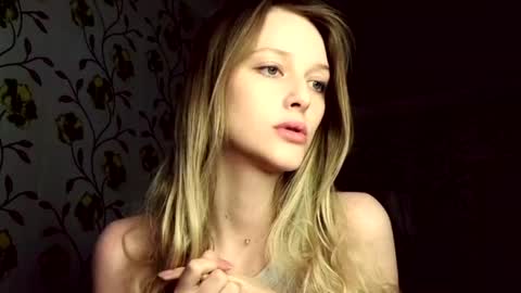 Snapshot of eva_eyre chatting on 06-27-26, 05:56 Evvie online show from 06-27-26, 05:56