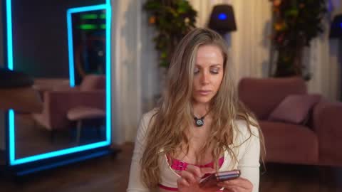 Eva online show from 05-15-26, 07:43