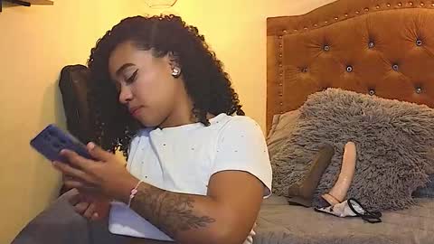 Snapshot of eva_foxs chatting on 12-14-25, 01:55 Eva Foxs online show from 12-14-25, 01:55