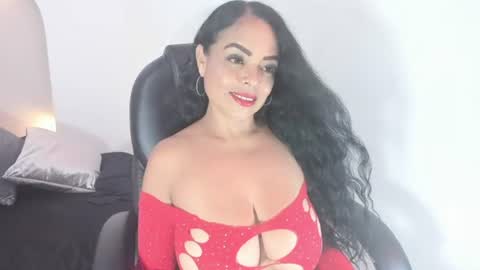 Snapshot of eva_gomez11 chatting on 06-23-26, 06:22 Eva online show from 06-23-26, 06:22