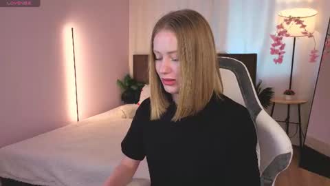 eva hamilton online show from 07-30-26, 01:04