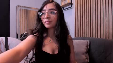 Snapshot of eva_macalliter chatting on 09-22-25, 01:35 Angelinne online show from 09-22-25, 01:35