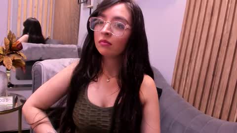 Angelinne online show from 12-17-25, 02:50