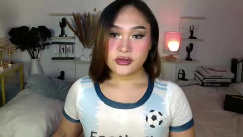 Queen Eva Mazikeen online show from 11-16-25, 08:14