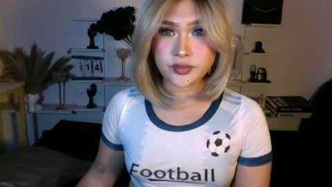 Snapshot of eva_mazikeen69 chatting on 05-14-26, 04:03 Queen Eva Mazikeen online show from 05-14-26, 04:03