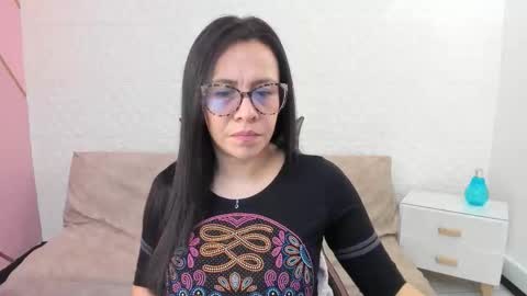 Snapshot of eva_mermaid chatting on 10-27-25, 02:21 Eva online show from 10-27-25, 02:21