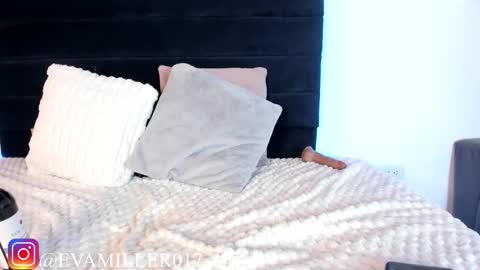 Snapshot of eva_miller7 chatting on 11-26-25, 02:07 Eva online show from 11-26-25, 02:07