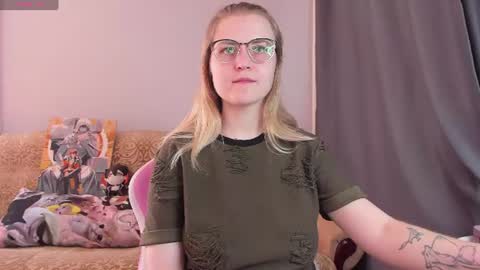Snapshot of eva_orchid chatting on 08-03-26, 01:27 Eva online show from 08-03-26, 01:27