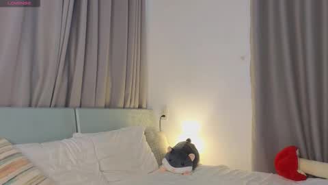 Eva online show from 11-23-25, 12:21