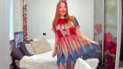 Eva online show from 10-31-25, 01:28