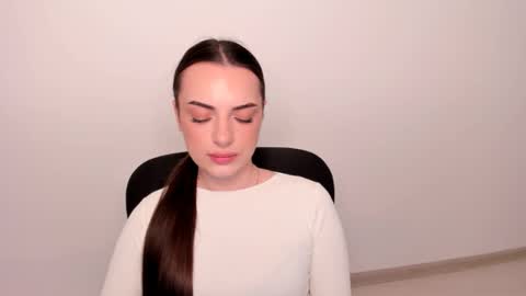 Eva online show from 03-11-25, 02:40