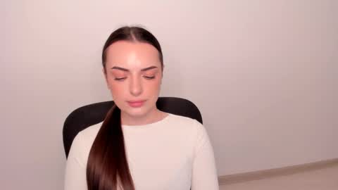 Eva online show from 03-11-25, 05:46